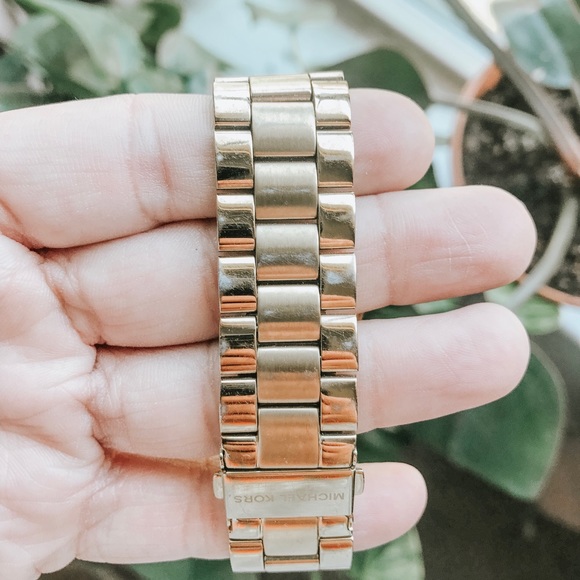 MK Slim Runway Watch - Picture 2 of 3